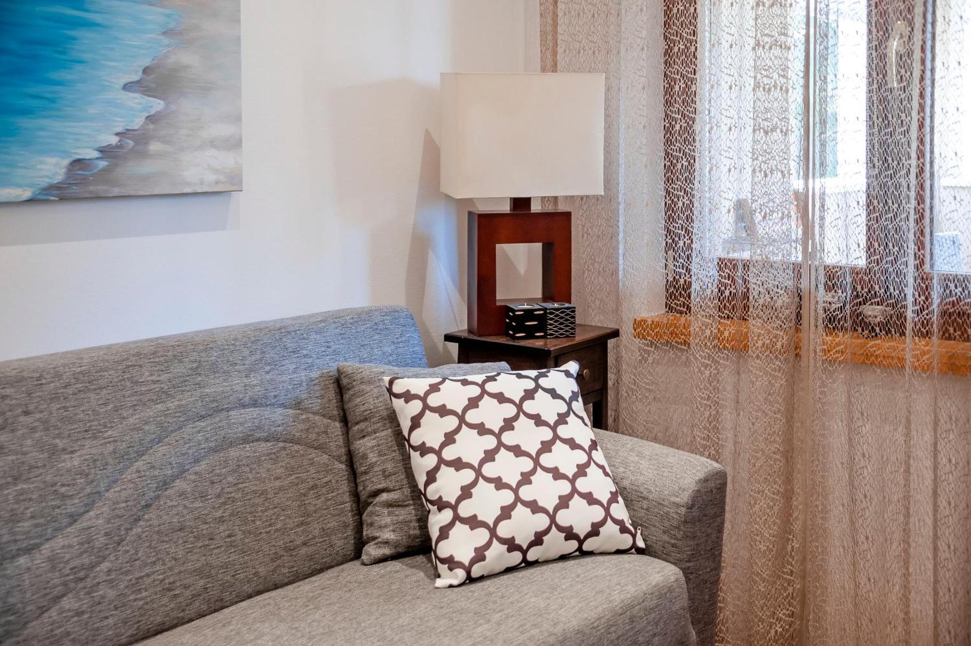 Apartments Branko Ровин Екстериор снимка